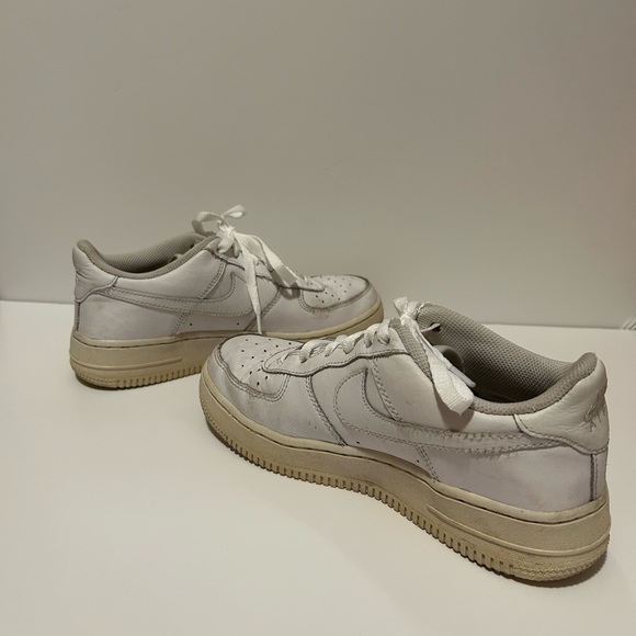 Womens Air Force 1’s - Picture 5 of 7